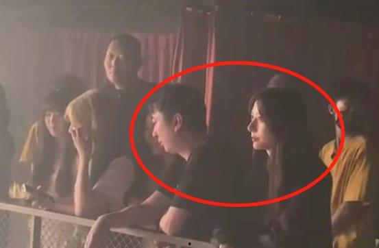 吃瓜网红拍照软件好看,揭秘网红拍照软件“好看”的神奇魔力  第2张